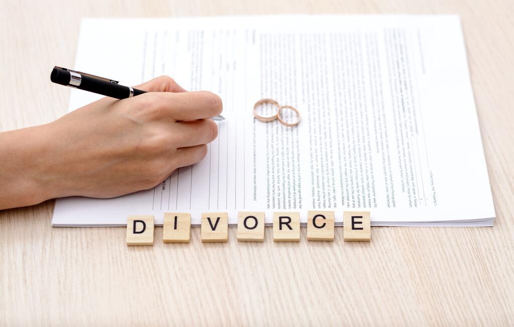 How to Navigate Divorce with Grace