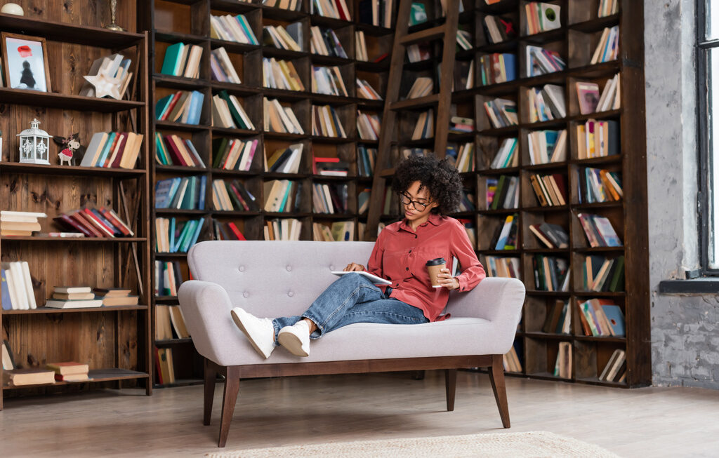 How to Create the Ultimate Cosy Home Library