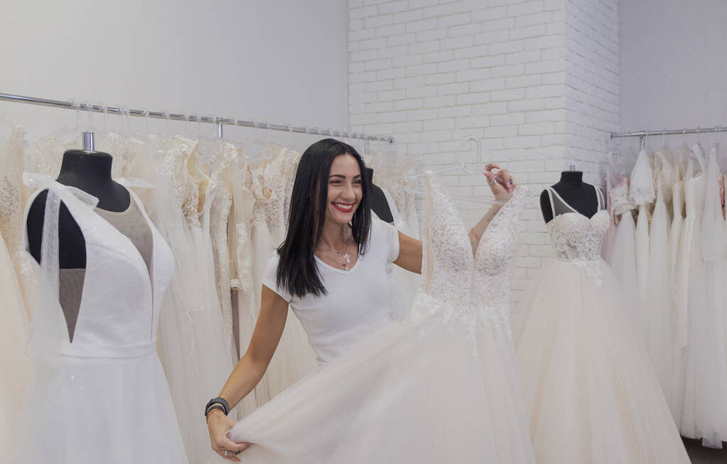 How to Find the Best Wedding Dress For You