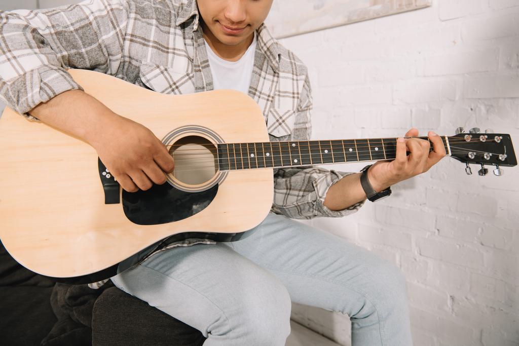 acoustic guitar