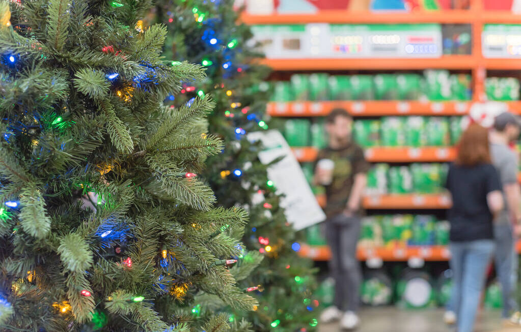 3 Reasons Why People Prefer to Have a Fake Christmas Tree